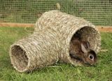 Tunel z trávy pre zajace