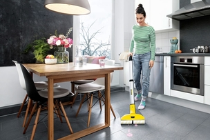 Ako umývať podlahu efektívne, tak aby ste sa pri tom nezapotili?